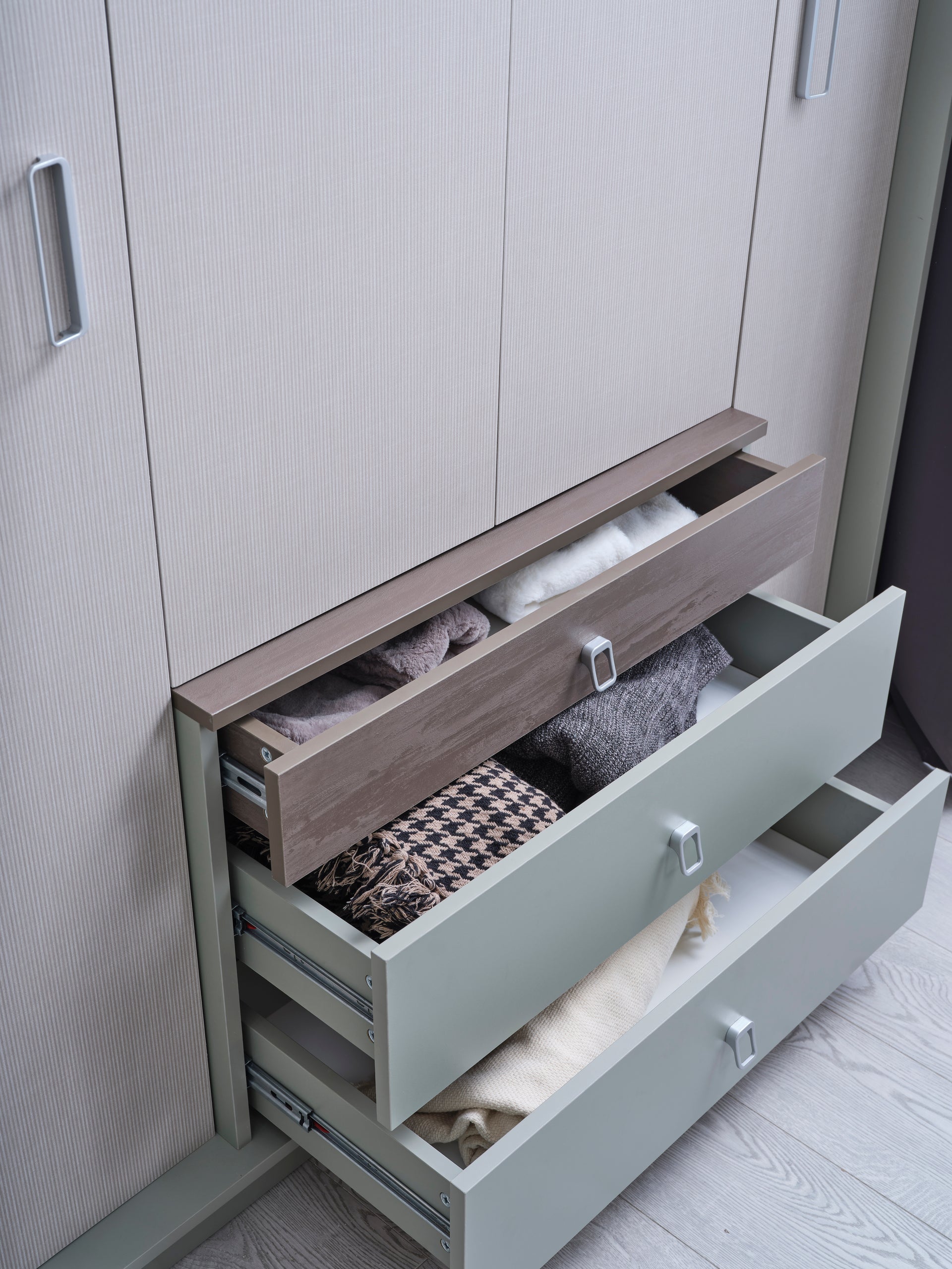 Rio - Kledingkast - 4 deurs